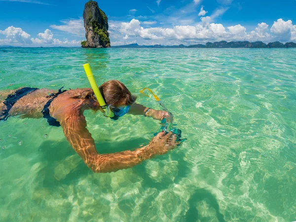 Beautiful woman snorkelling in Krabi Thailand — Stock Photo, Image