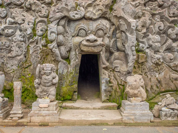 在巴厘岛的壁画神庙 — 图库照片