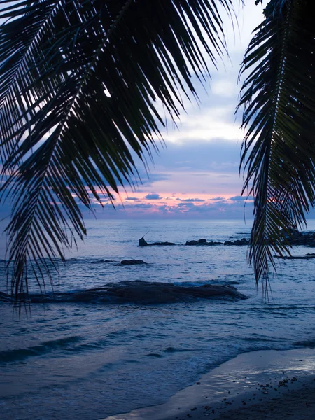 Ανατολή του ηλίου στη θάλασσα στο νησί Koh Samui — Φωτογραφία Αρχείου