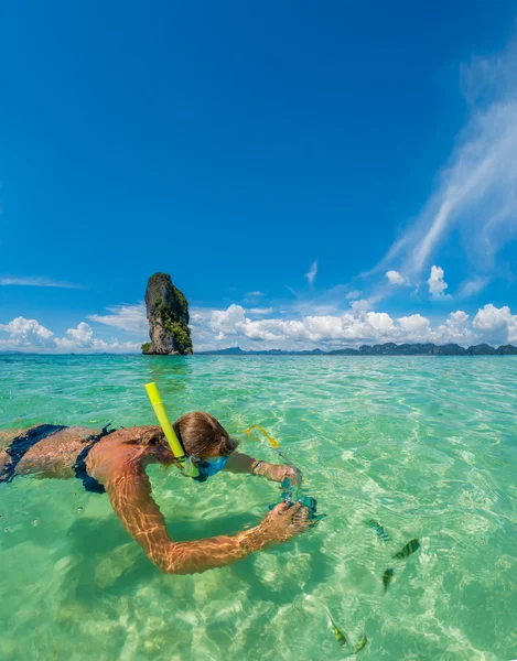 Beautiful woman snorkelling in Krabi Thailand — Stock Photo, Image