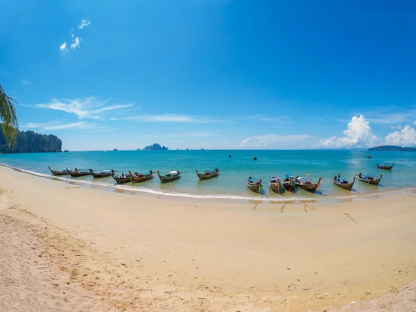 Пляж в Краби Таиланд — стоковое фото