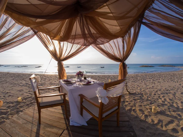 Cena romantica in spiaggia — Foto Stock