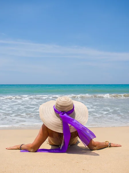 Γυναίκα στην παραλία στο Μπαλί — Φωτογραφία Αρχείου