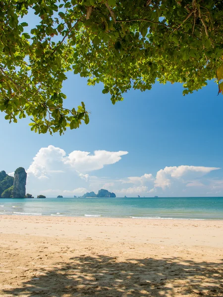 Plaży Aonang w Krabi Tajlandia — Zdjęcie stockowe