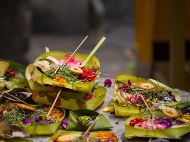 Tanrıların Bali geleneksel balinese teklifleri 