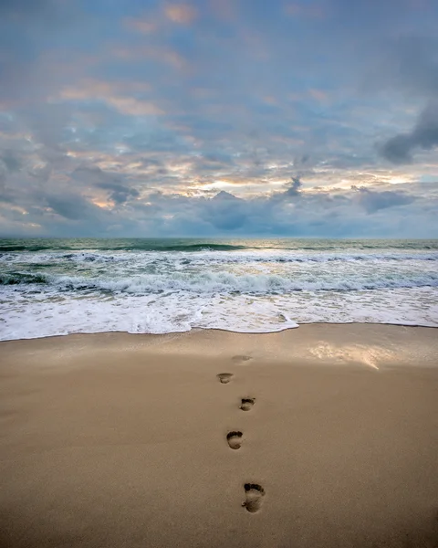 Empreintes de pas dans le sable — Photo