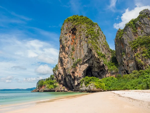 El ferrocarril tropical playa tailandia — Foto de Stock