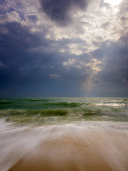 Océano Índico en un día tormentoso — Foto de Stock