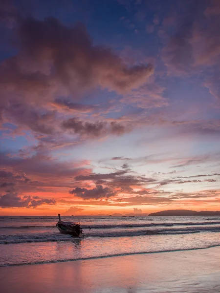 Sunset on the beach of Ao Nang — Stock Photo, Image