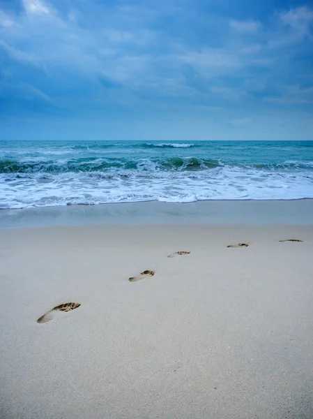 Empreintes de pas dans le sable — Photo