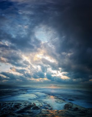Tanah Lot tapınakta Bali Adası