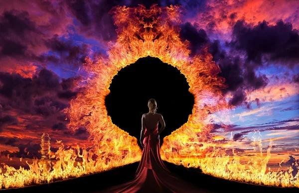 Woman at hell's door — Stock Photo, Image