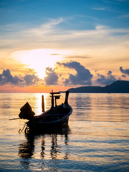 Belo nascer do sol em Rawai Phuket — Fotografia de Stock