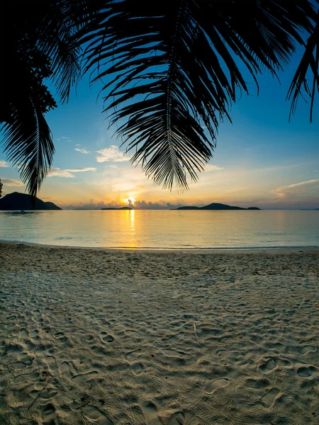 Hermoso amanecer en Rawai Phuket — Foto de Stock