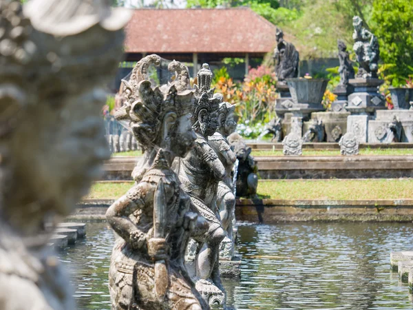 Скульптура во дворце воды Таман Уджунг, Бали — стоковое фото