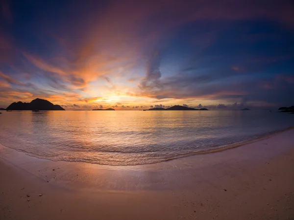 拉威普吉岛美丽的日出 — 图库照片