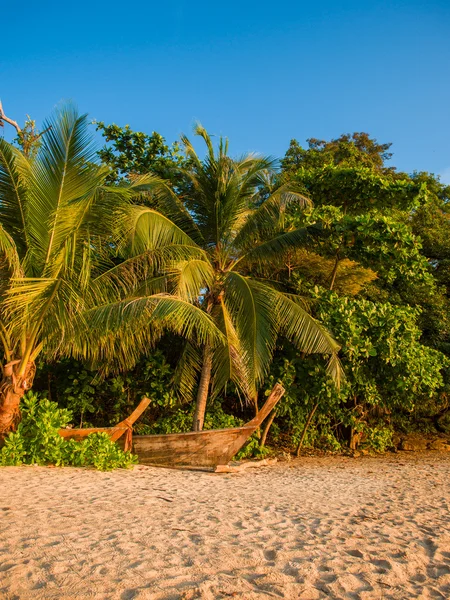 Prachtige zonsopgang in rawai phuket — Stockfoto