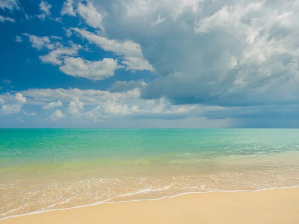 Tropical beach in Koh Samui — Stock Photo, Image