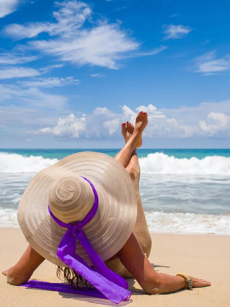 Frau am Strand von Bali — Stockfoto