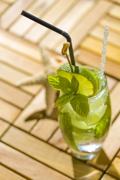 Mojito-Cocktail im Club — Stockfoto