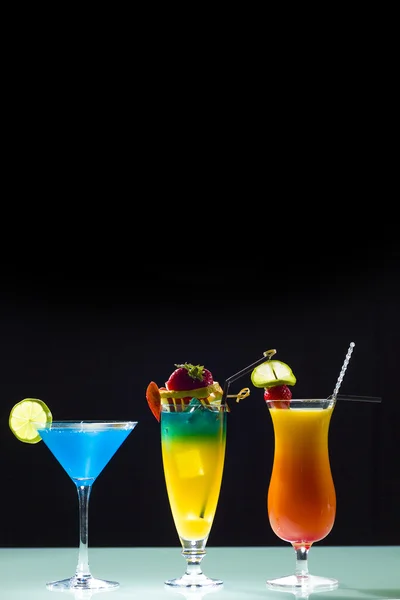 Cocktail over dark background — Stock Photo, Image