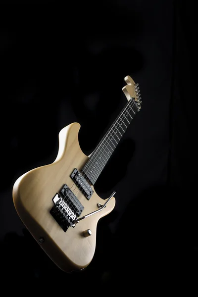 Electric guitar natural wood — Stock Photo, Image