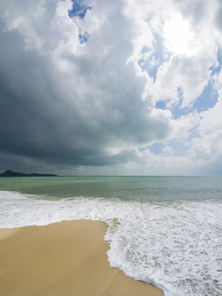 Tropikalnej plaży na wyspie Koh Samui — Zdjęcie stockowe