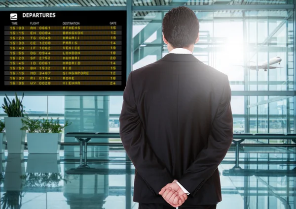 Geschäftsmann am Flughafen — Stockfoto