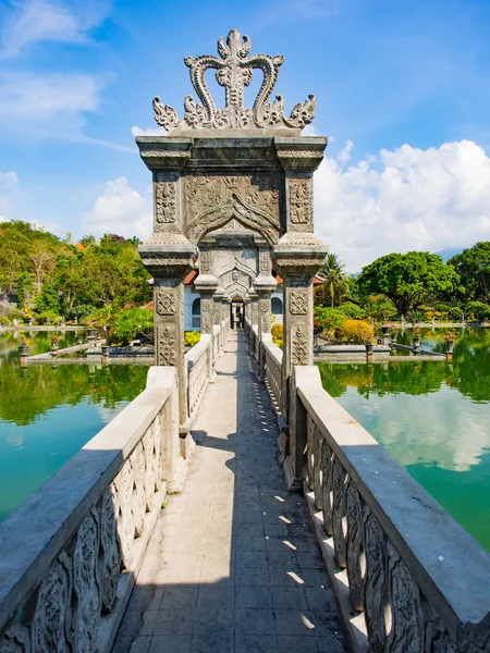 在巴厘岛的卡朗加沙水庙宫 — 图库照片