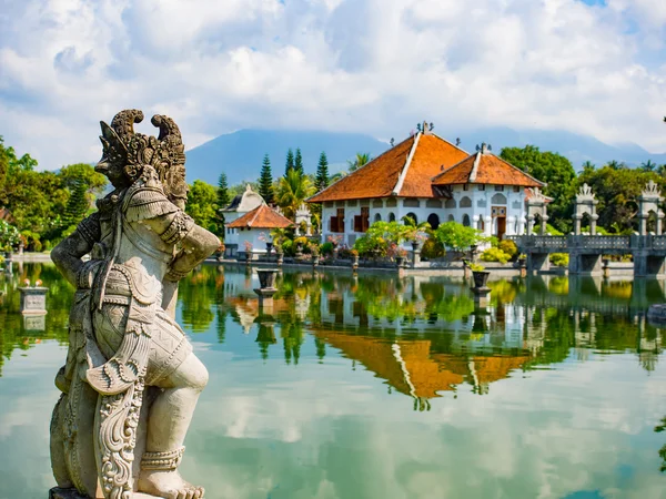 Карангасем водный дворец на Бали — стоковое фото