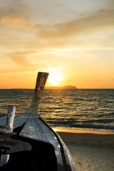 Belo nascer do sol em Rawai Phuket — Fotografia de Stock