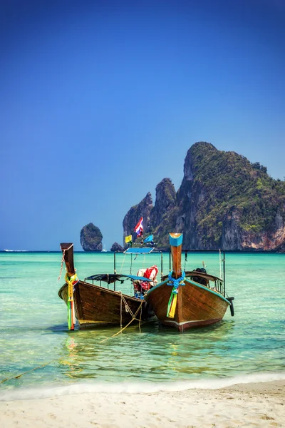 Tekneler Phuket Tayland — Stok fotoğraf