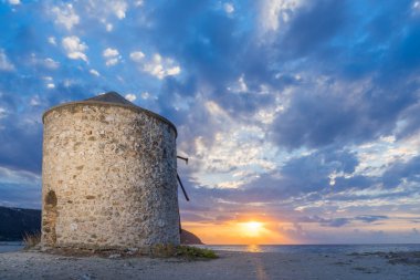 eski fırıldak AI gyra beach, lefkada