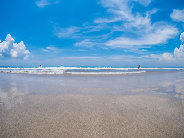 Kuta Beach, Lombok, ráje místo pro surfování a — Stock fotografie