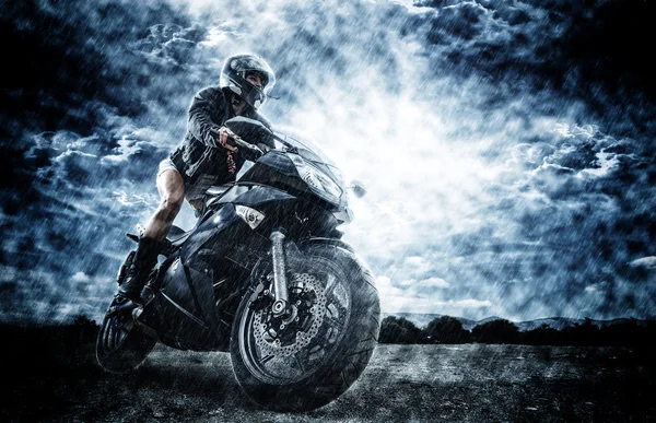 Sexy Motorradfahrerin — Stockfoto