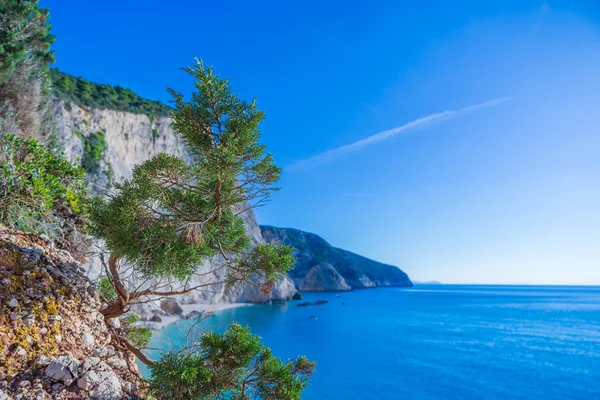 Belle plage d'été blanche Porto Katsiki sur la mer Ionienne Lefkada — Photo