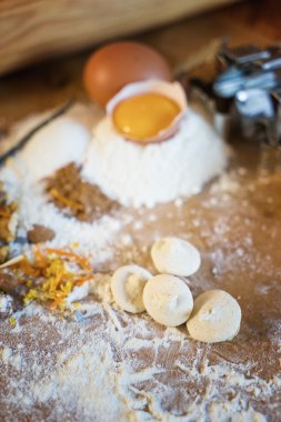 Alsace Fransa sığ Dof üzerinden geleneksel Noel kurabiyeleri