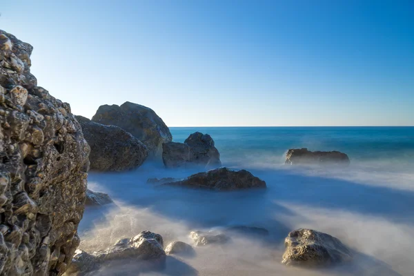 A homokos strandtól Porto Katsiki szigeten Lefkada látképe — Stock Fotó