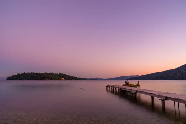 Salida del sol en la bahía de Nidri en la isla Lefkas —  Fotos de Stock