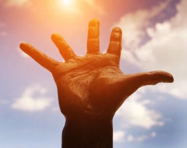 Gökyüzü karşı yardım eli