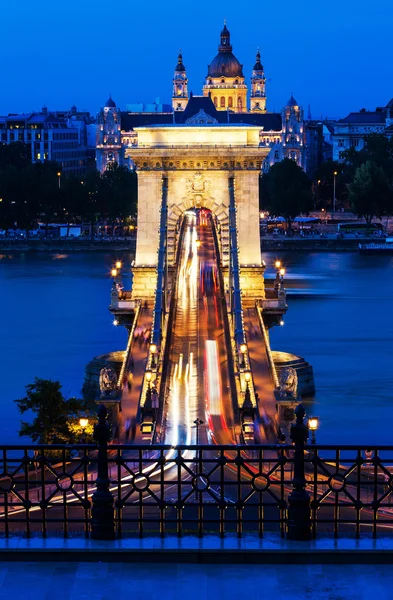 Chain bridge Budapest, Ungern på natten — Stockfoto