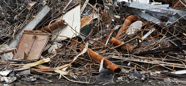 Détail tas de déchets de fer corrodés — Photo