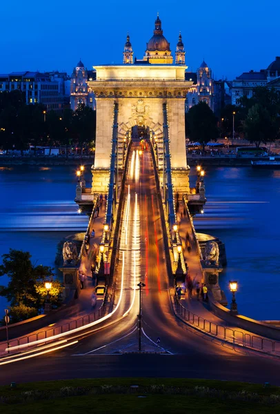 Chain bridge Budapest, Hungary at night — Stock Photo, Image