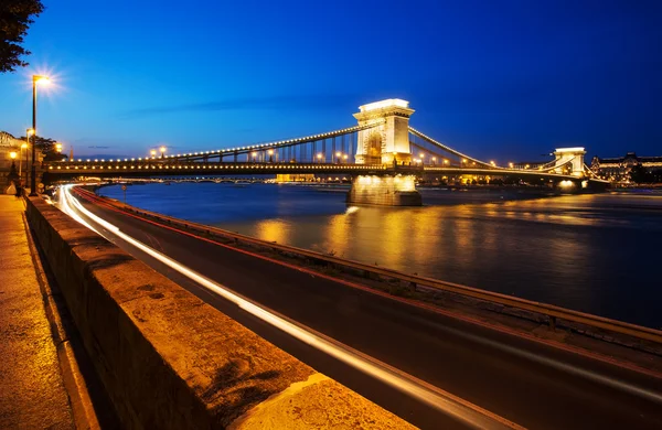 Kettenbrücke budapest, ungarisch bei Nacht — Stockfoto