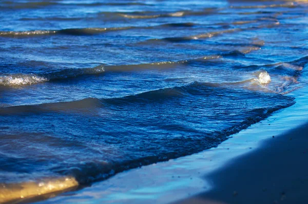 해안에 밀려오는 — 스톡 사진