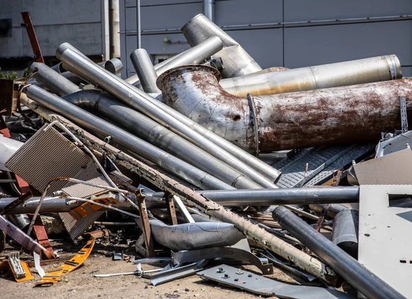 Recyclingfähiger Metallmüll Freien — Stockfoto