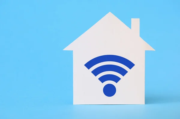 Kağıt ev wi-fi simgesiyle — Stok fotoğraf