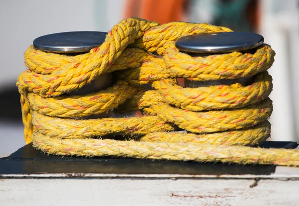 Λεπτομέρεια από κίτρινο σκοινιά πλοίων — Φωτογραφία Αρχείου