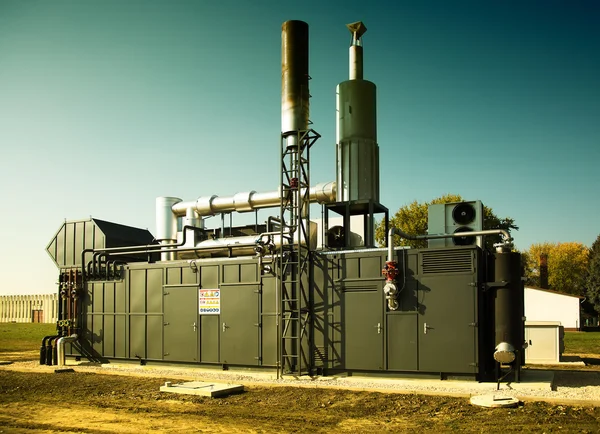 Moderno generatore di energia motore a gas all'aperto — Foto Stock