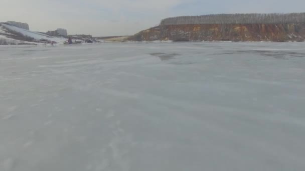 Vuelo aéreo Lago congelado — Vídeo de stock